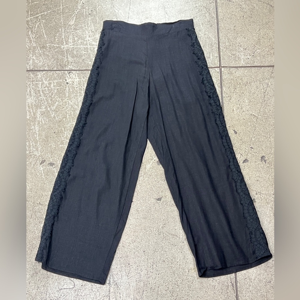 💚 3257. Lace Trim Cropped Pants